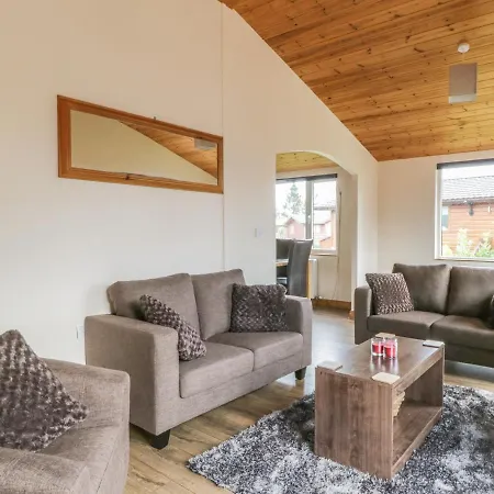 6 Manor Park, Nyaraló York