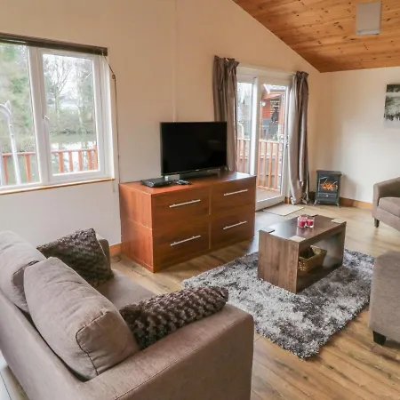 6 Manor Park,